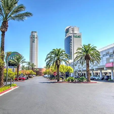 Luxury Suites At Palms Place-3